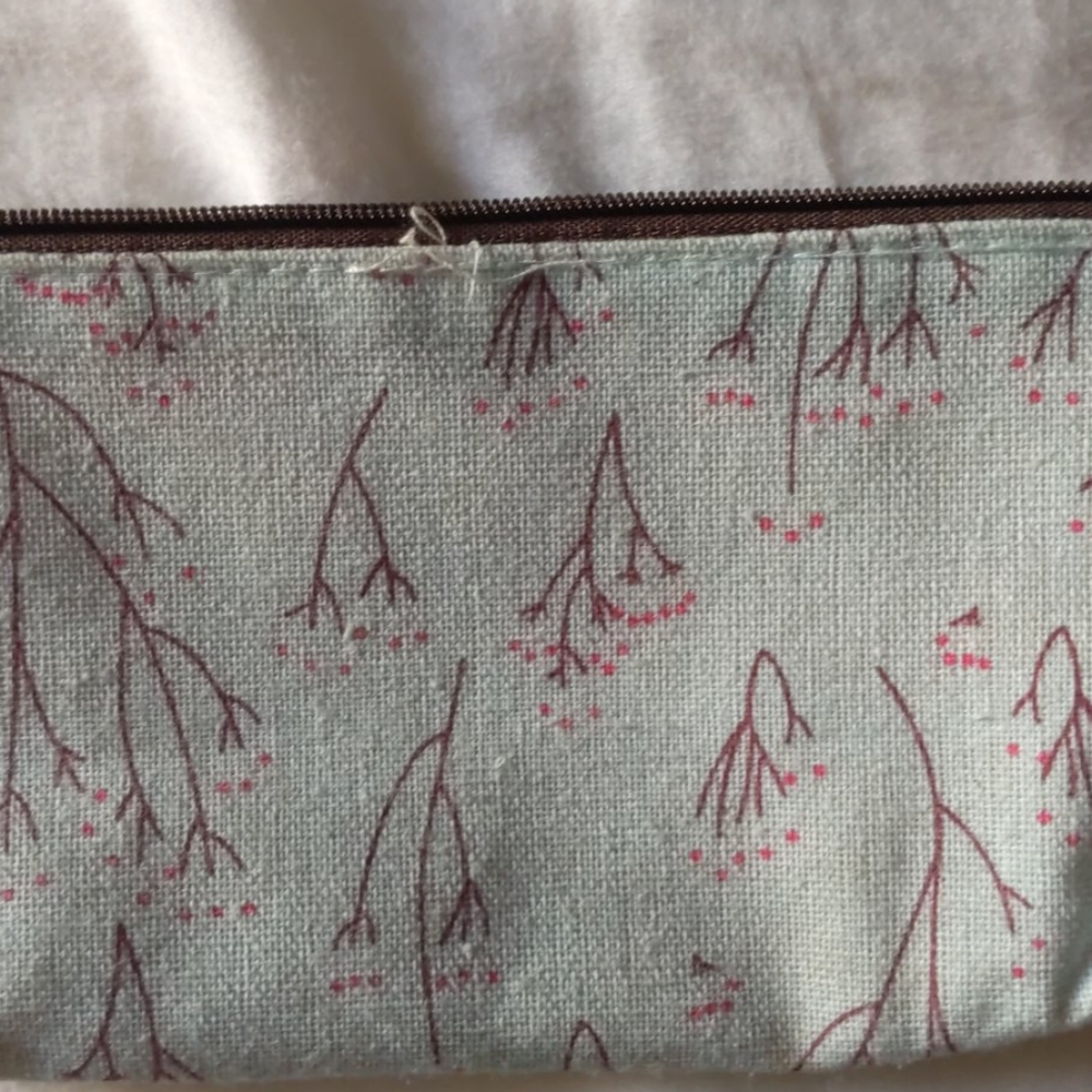 Pencil case - Picture 3 of 3